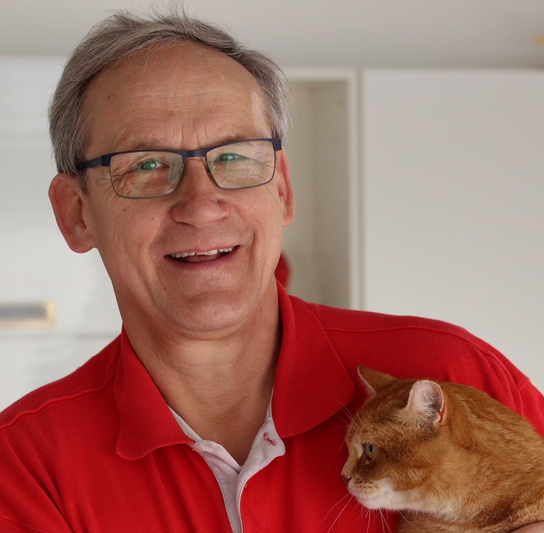 Tierarzt Dr.W. Nehls mit Katze